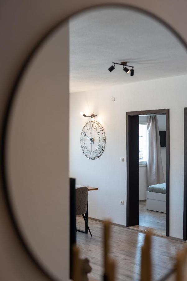 Beach Apartman Marela Slatine Eksteriør billede