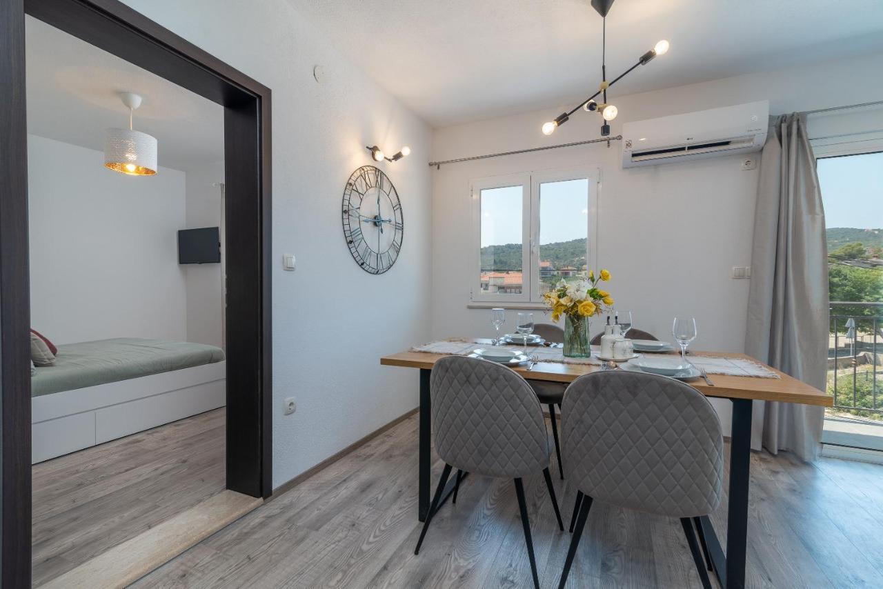 Beach Apartman Marela Slatine Eksteriør billede