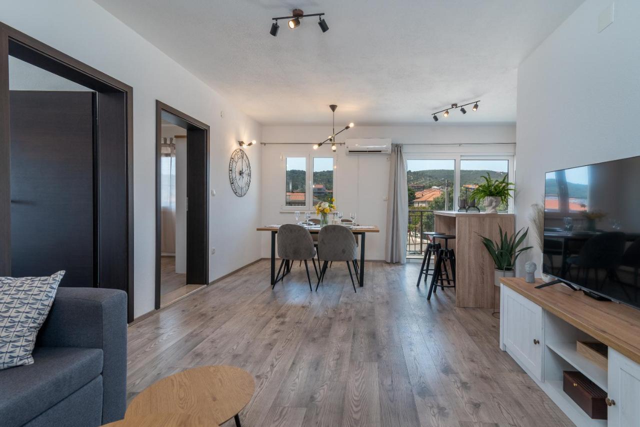 Beach Apartman Marela Slatine Eksteriør billede