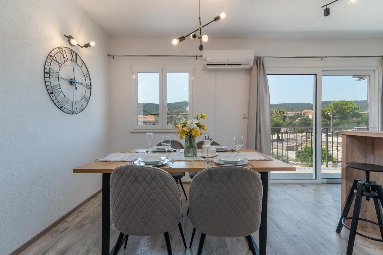 Beach Apartman Marela Slatine Eksteriør billede
