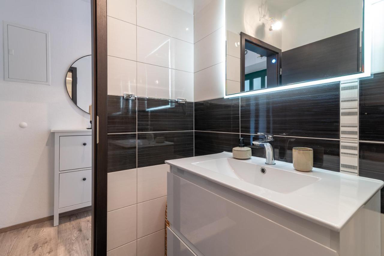 Beach Apartman Marela Slatine Eksteriør billede